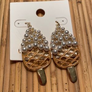 White pearl popsicle earrings NWT cute boho dessert coastal travel earrings